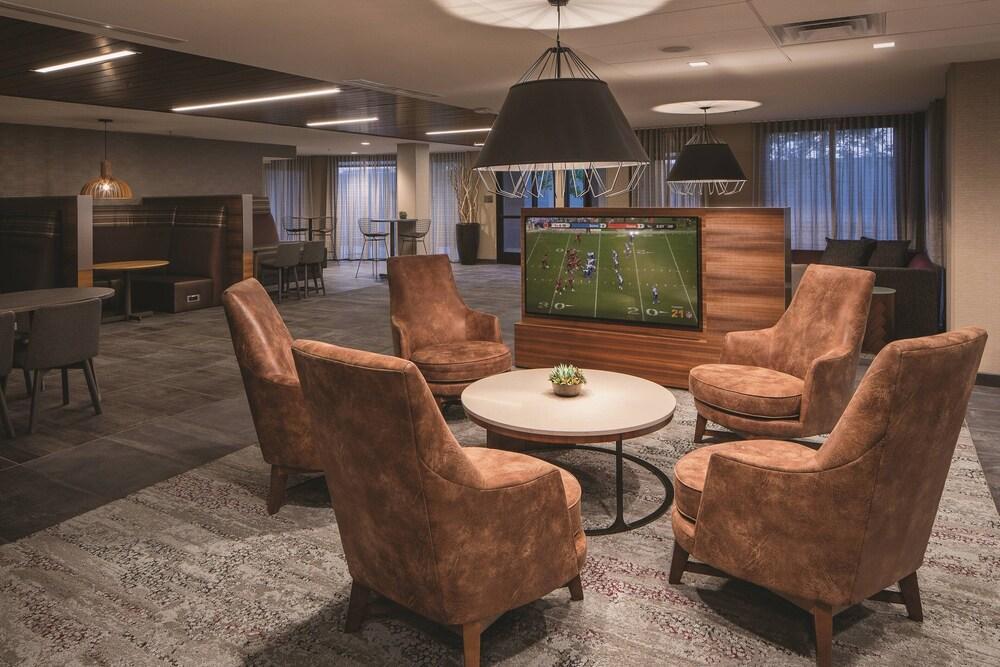 Отель Courtyard Portland East Fairview Экстерьер фото