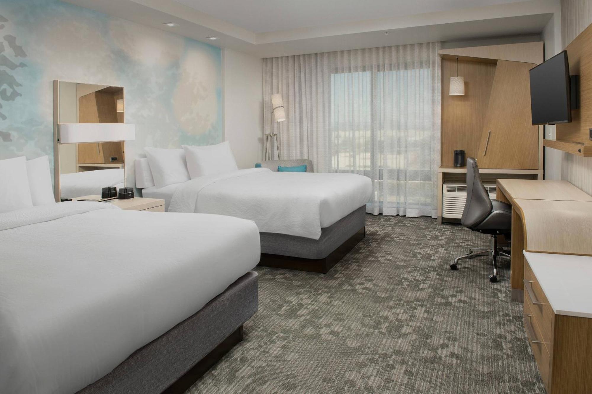 Отель Courtyard Portland East Fairview Экстерьер фото