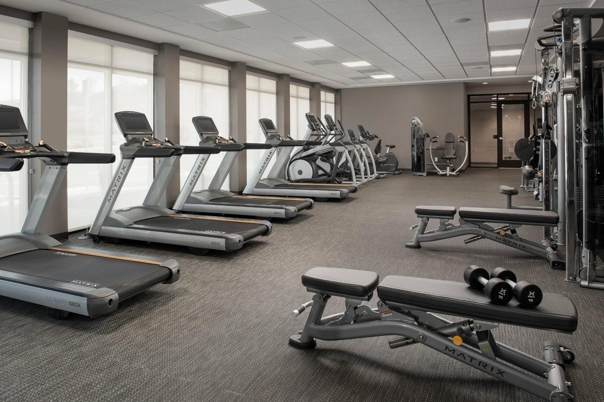 Отель Courtyard Portland East Fairview Экстерьер фото