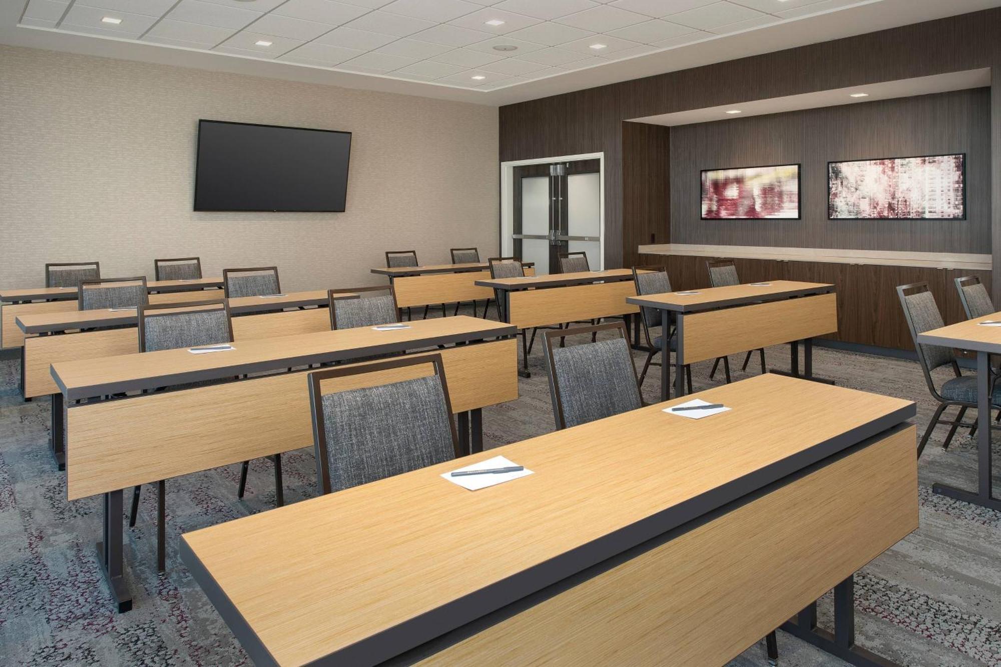 Отель Courtyard Portland East Fairview Экстерьер фото