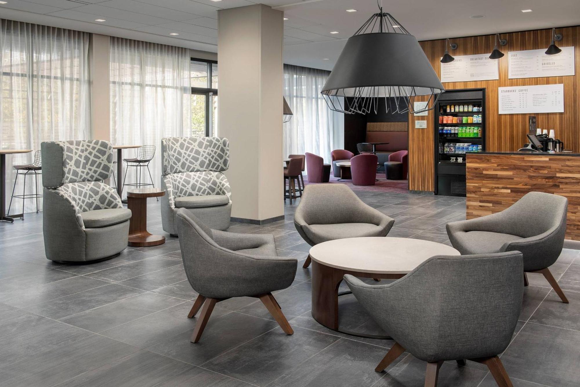 Отель Courtyard Portland East Fairview Экстерьер фото